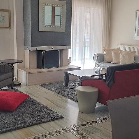 Elegante Apartamento Centrale 트리칼라 외부 사진