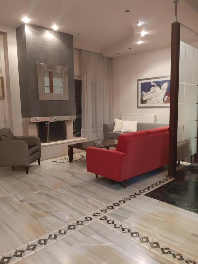 Elegante Apartamento Centrale 트리칼라 외부 사진