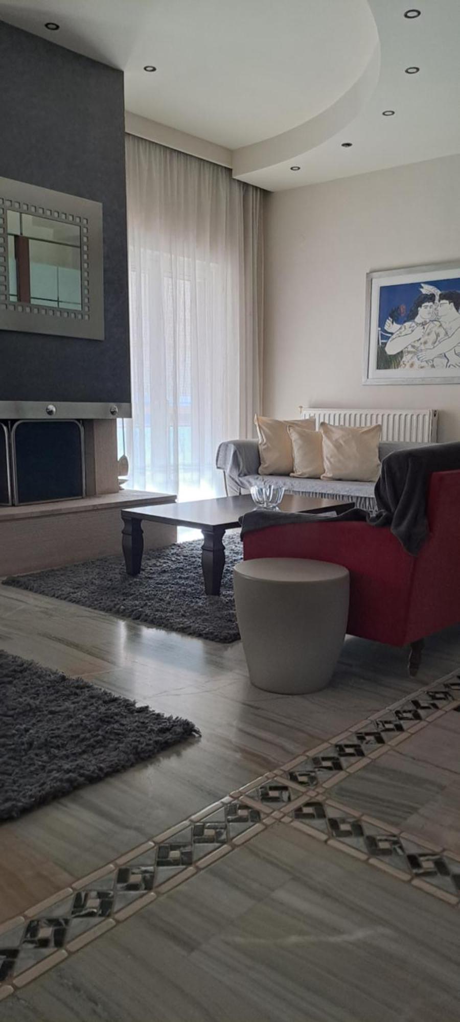 Elegante Apartamento Centrale 트리칼라 외부 사진