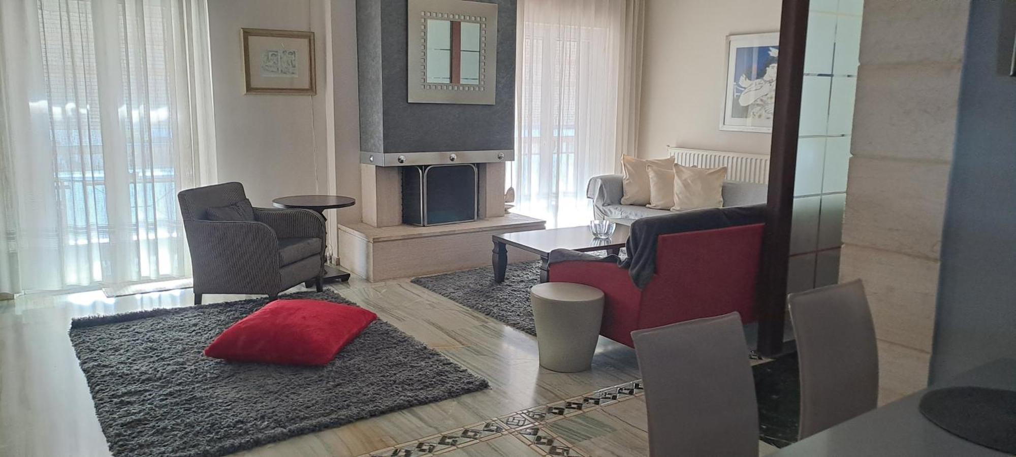 Elegante Apartamento Centrale 트리칼라 외부 사진