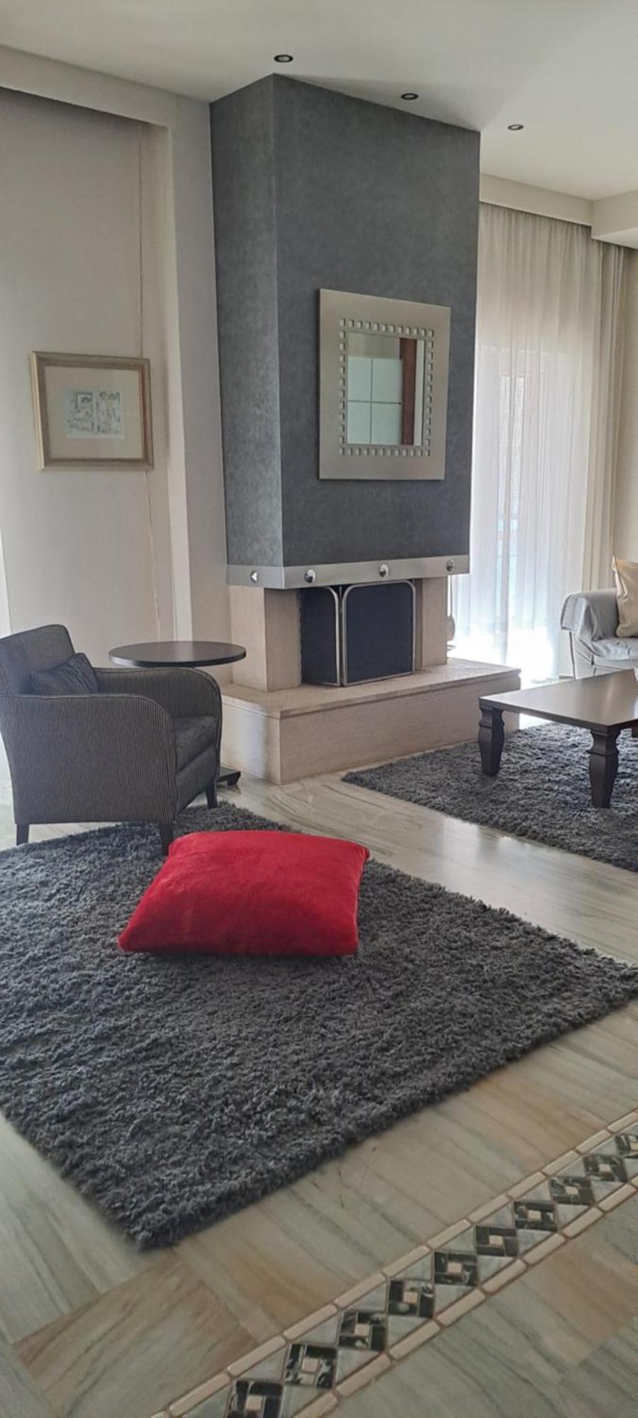 Elegante Apartamento Centrale 트리칼라 외부 사진